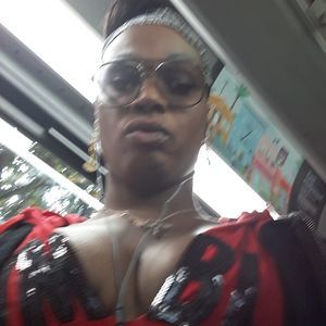 Meet your Posher, Le tavia m.